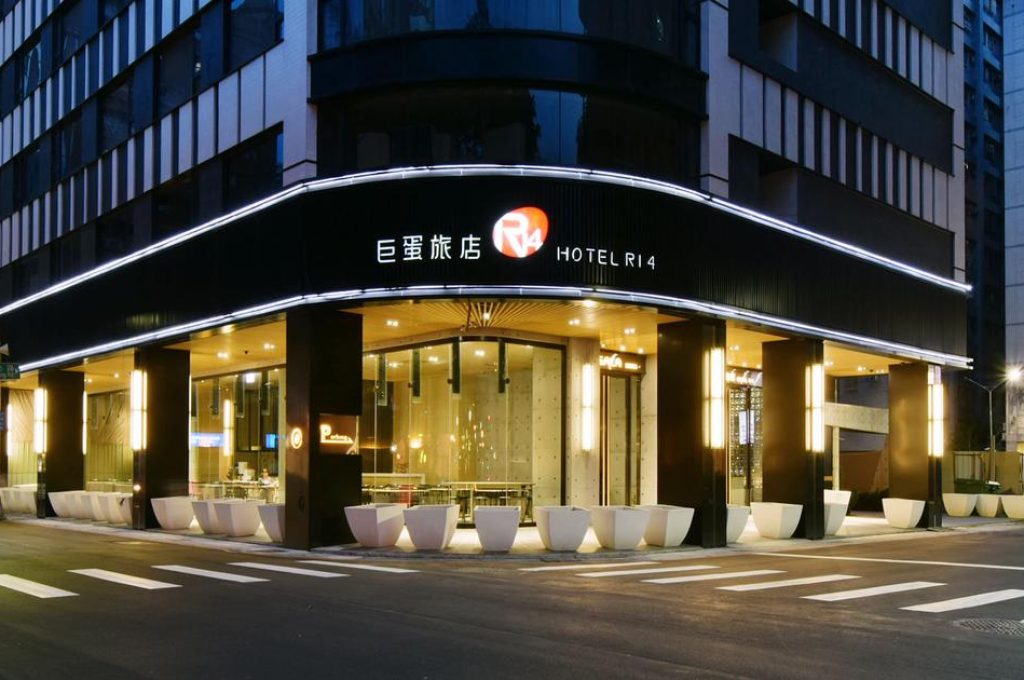 巨蛋旅店